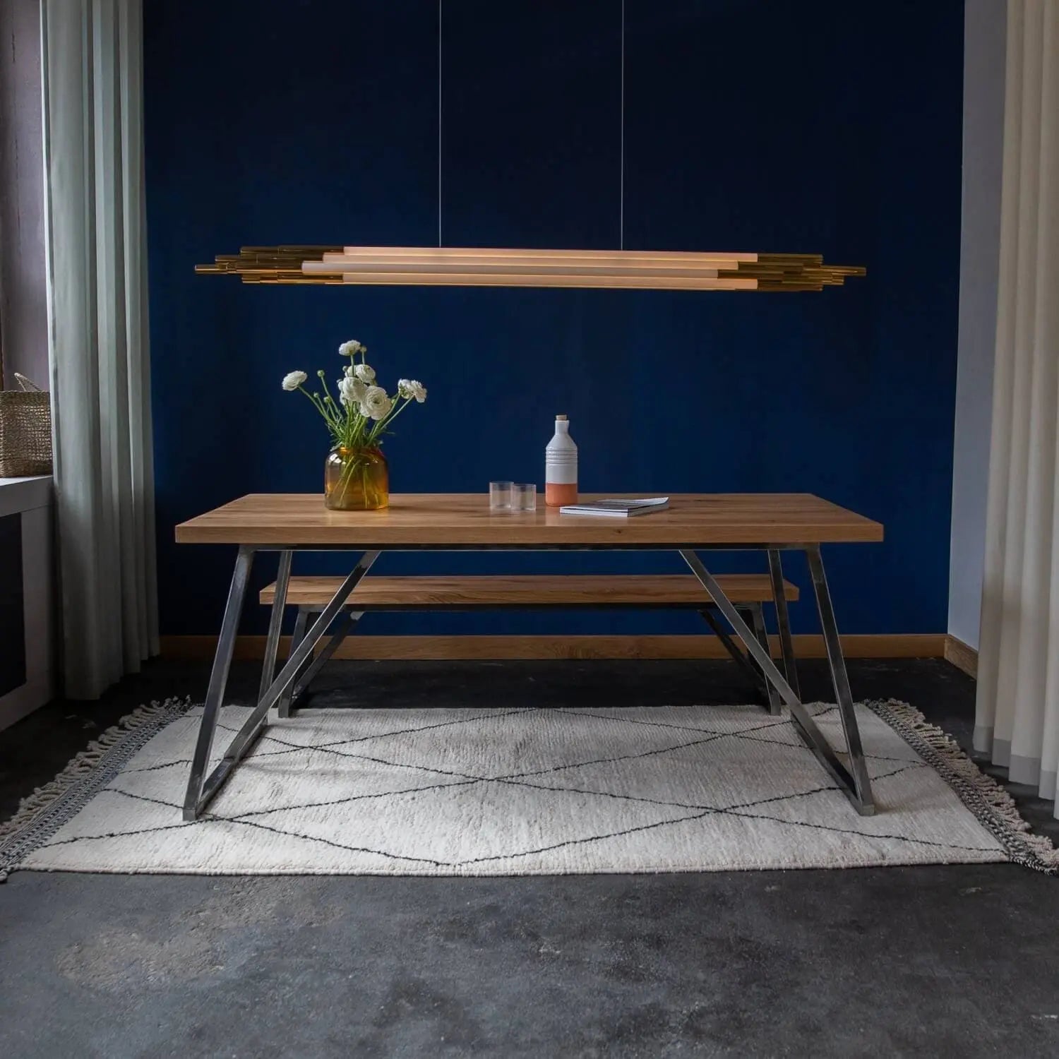 Esstisch modern im Showroom