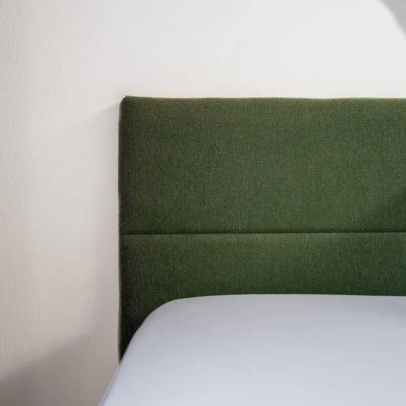 Bett "Schwebend" aus Eiche mit Bohlentextilkopfteil - Image #4