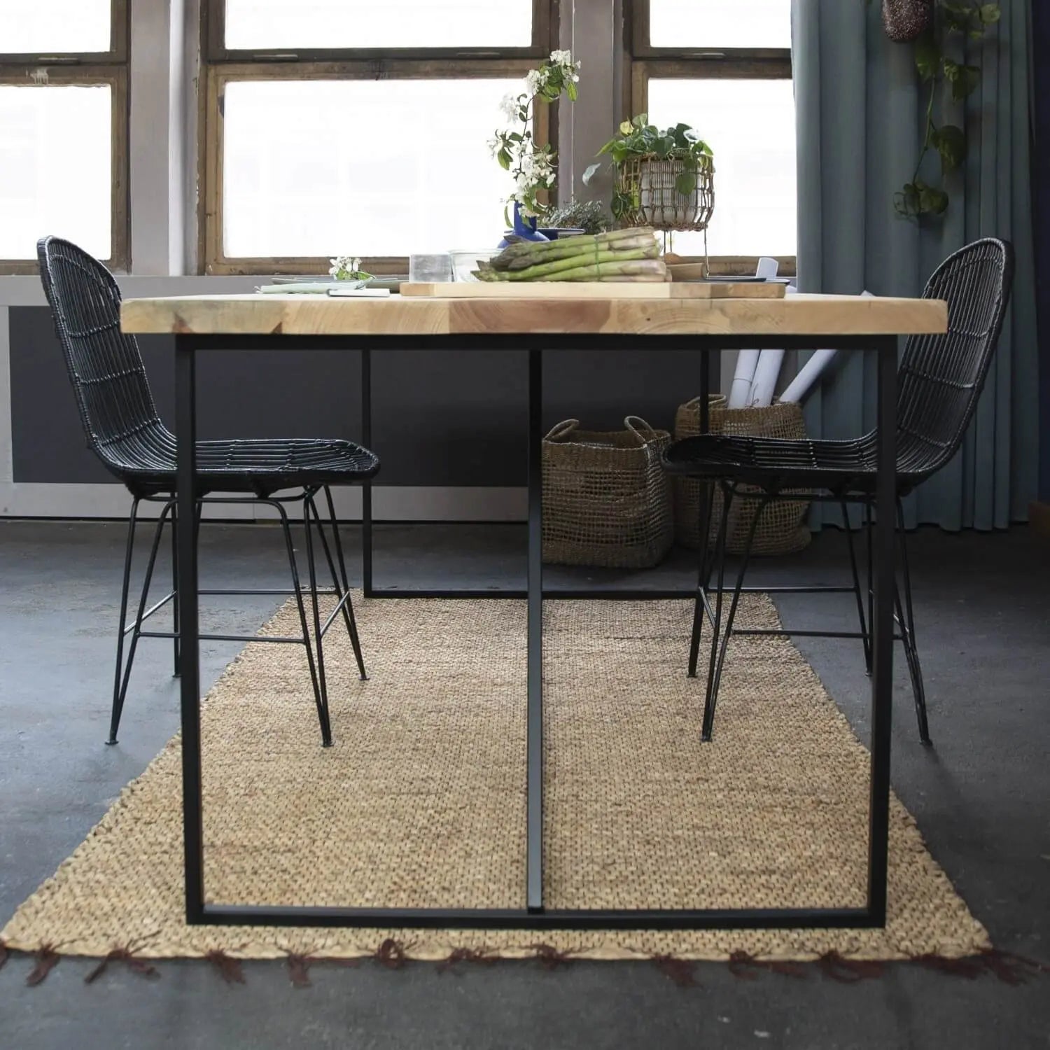 Designertisch Kiefer von der Seite