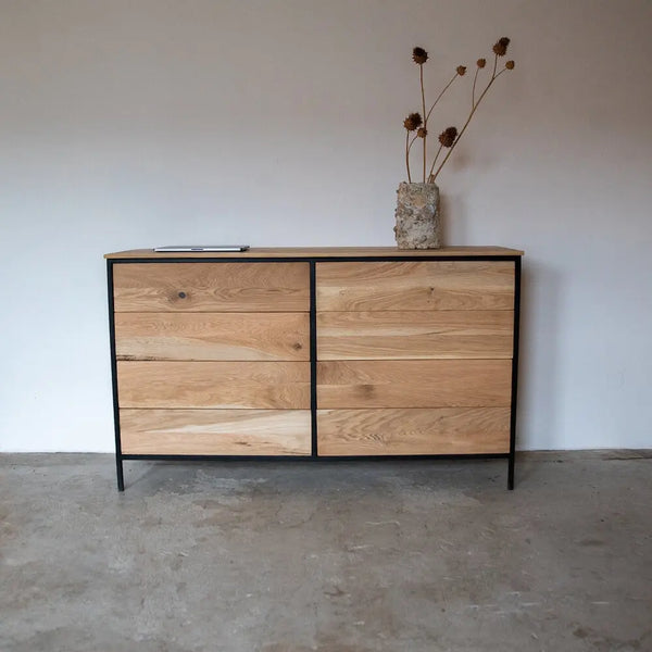 Design Kommode aus Holz mit Schubladen, schwarz abgesetzt, ideal für Schlafzimmer
