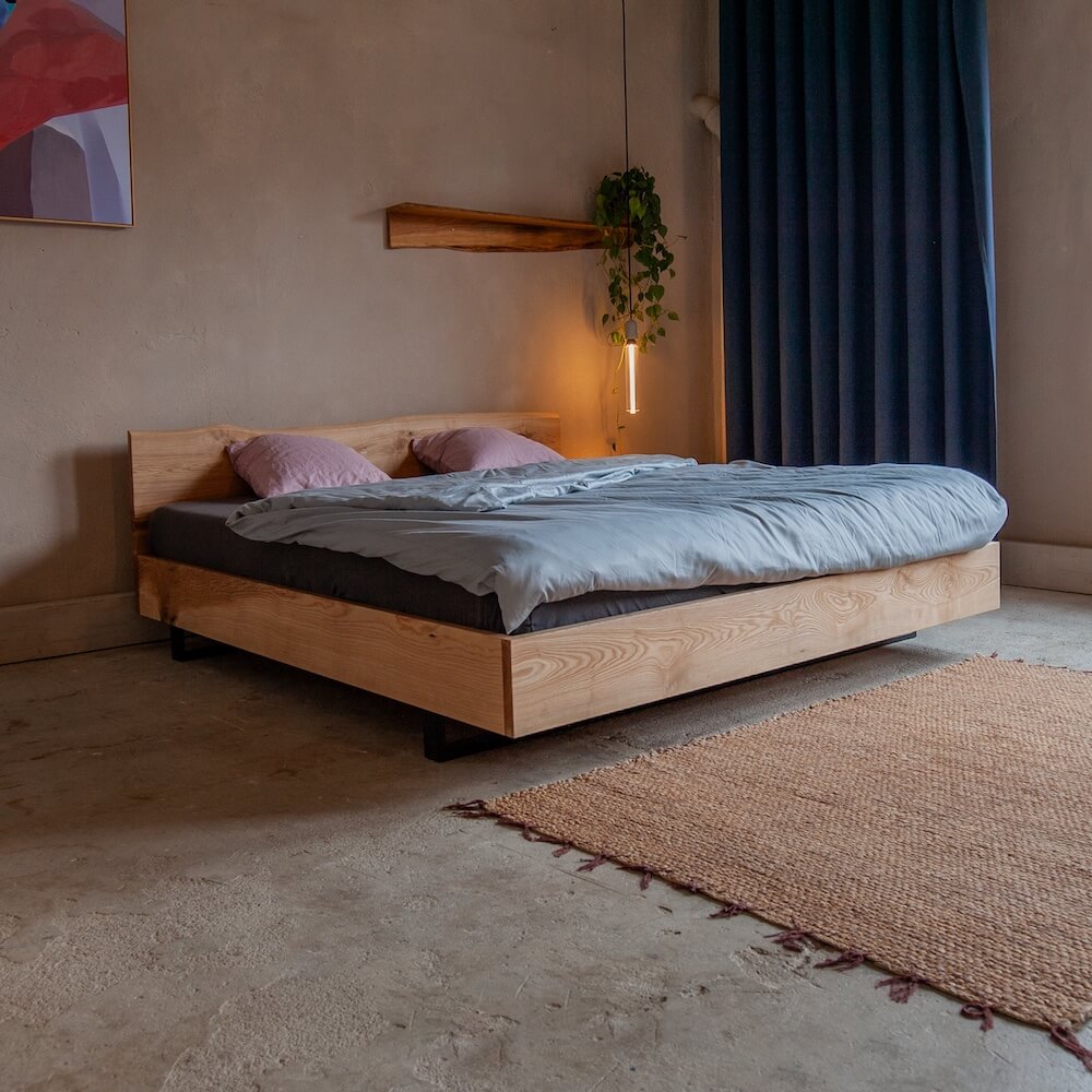 Massivholzbett MONA Schwebebett mit Metallkufen aus 30mm Esche