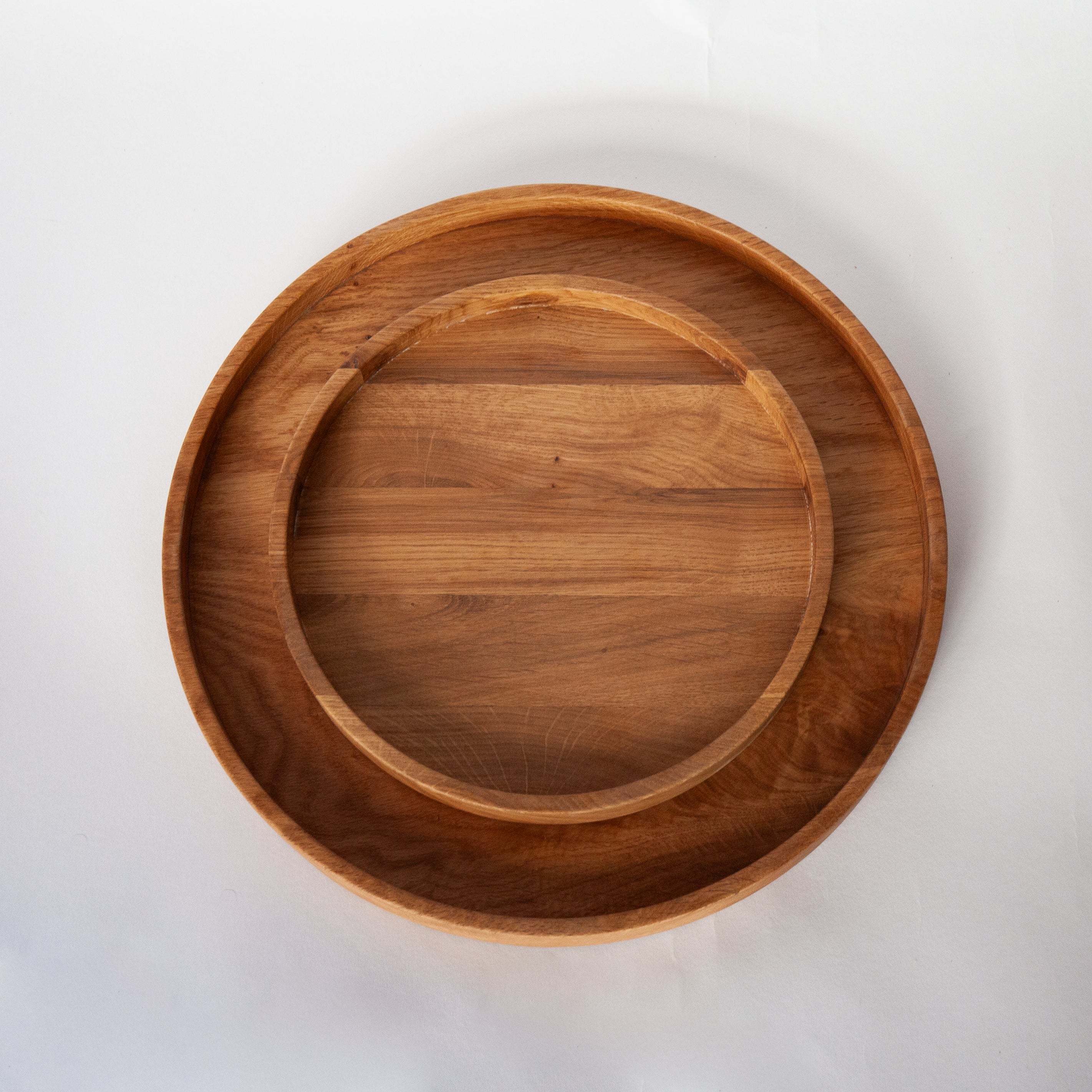 Rundes Deko-Tablett aus massiver Eiche