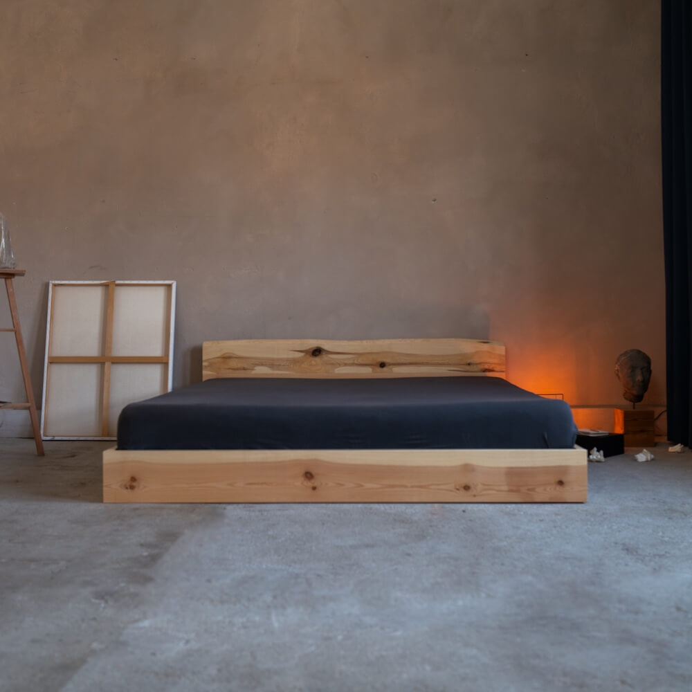 Massivholzbett