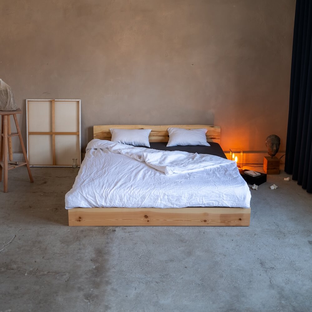 Massivholzbett