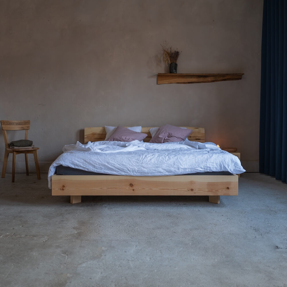 Massivholzbett VENA Schwebebett aus 30mm Kiefer