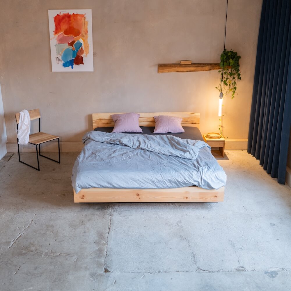 Massivholzbett