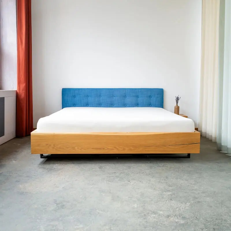 Bett "Kufen" aus Eiche mit Designtextilkopfteil - Image #6