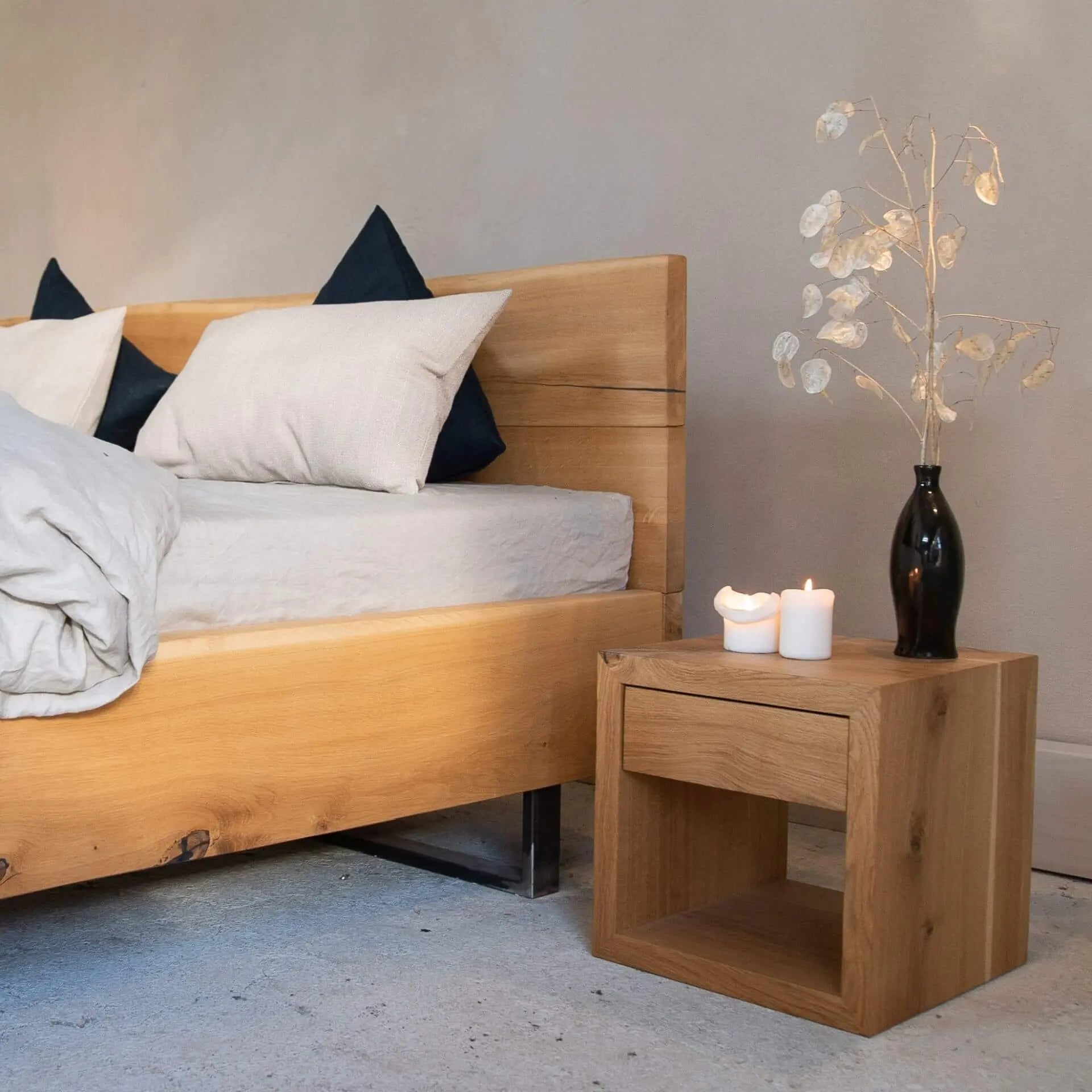 Bett im Industriedesign Eiche